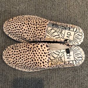 Target DV leopard slides, size 6.5